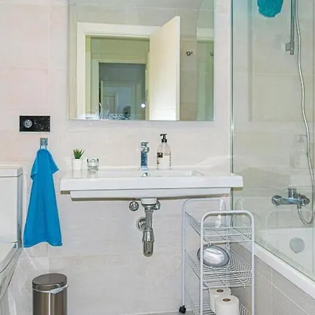 Apartment Prime Location At Popular Mirador Hills!