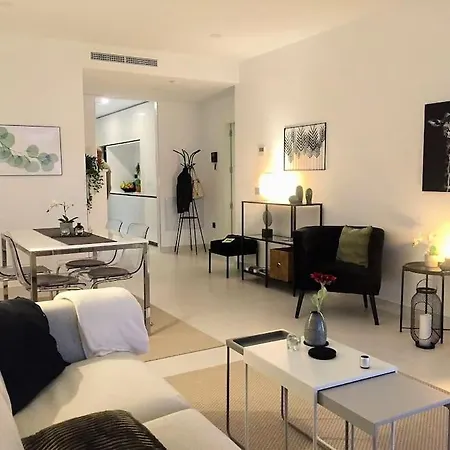 Apartment Prime Location At Popular Mirador Hills! Estepona