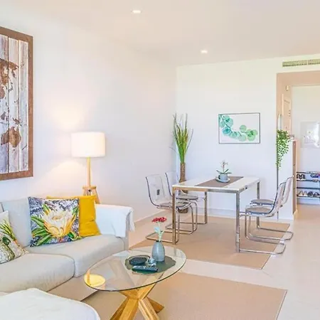 Prime Location At Popular Mirador Hills! Estepona