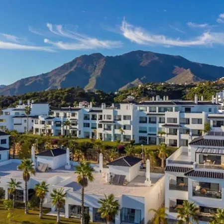 Prime Location At Popular Mirador Hills! Estepona