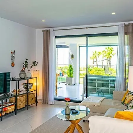 Apartment Prime Location At Popular Mirador Hills!